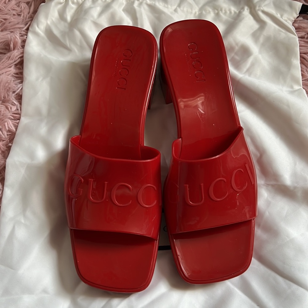 GUCCI Rubber Logo Platform Slide Sandal